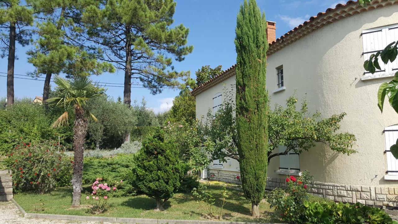 Отель Le Relais Fleuri Алес Экстерьер фото