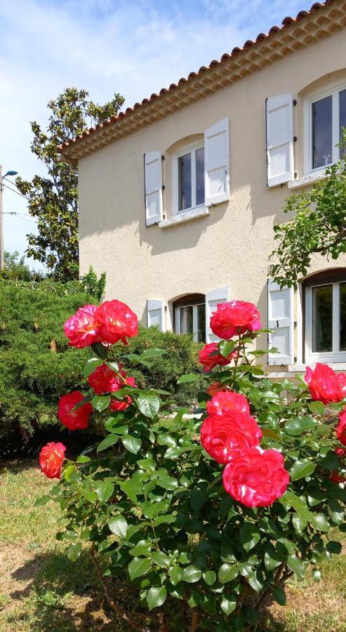 Отель Le Relais Fleuri Алес Экстерьер фото